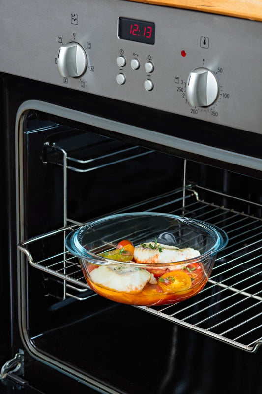 Round glass dish with steam valve lid - Cook & Heat