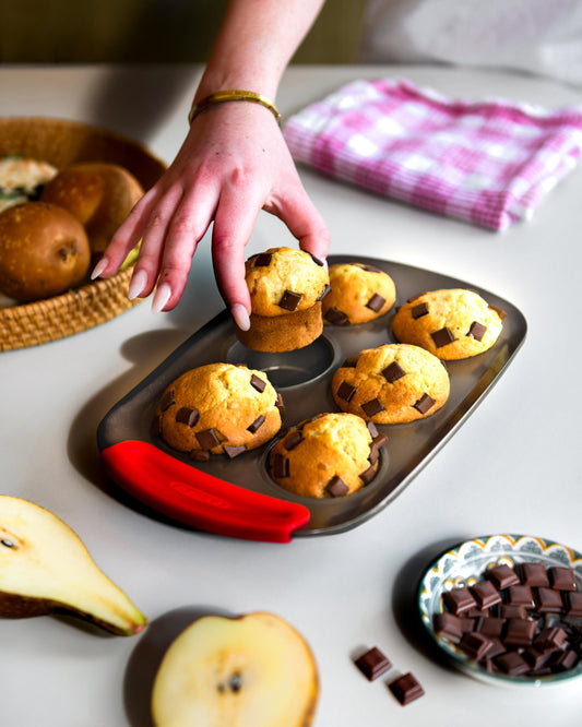 Metal Muffin & Cupcake tray with silicone handle - asimetriA