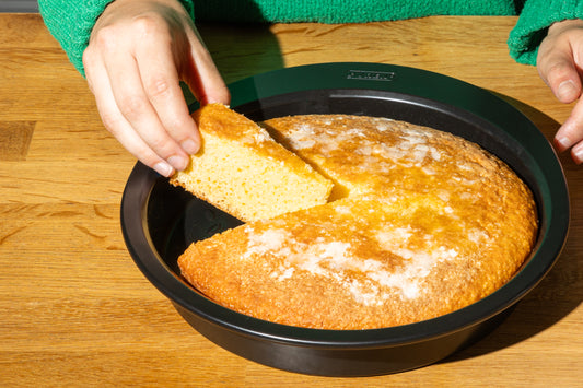 Metal cake tin with easy grip - GLIDE