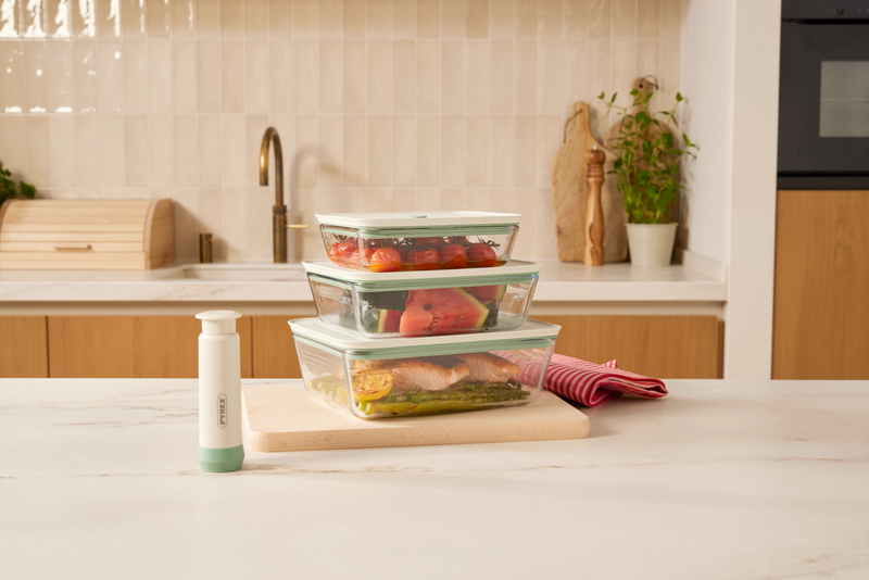 Vacuum food storage dishes