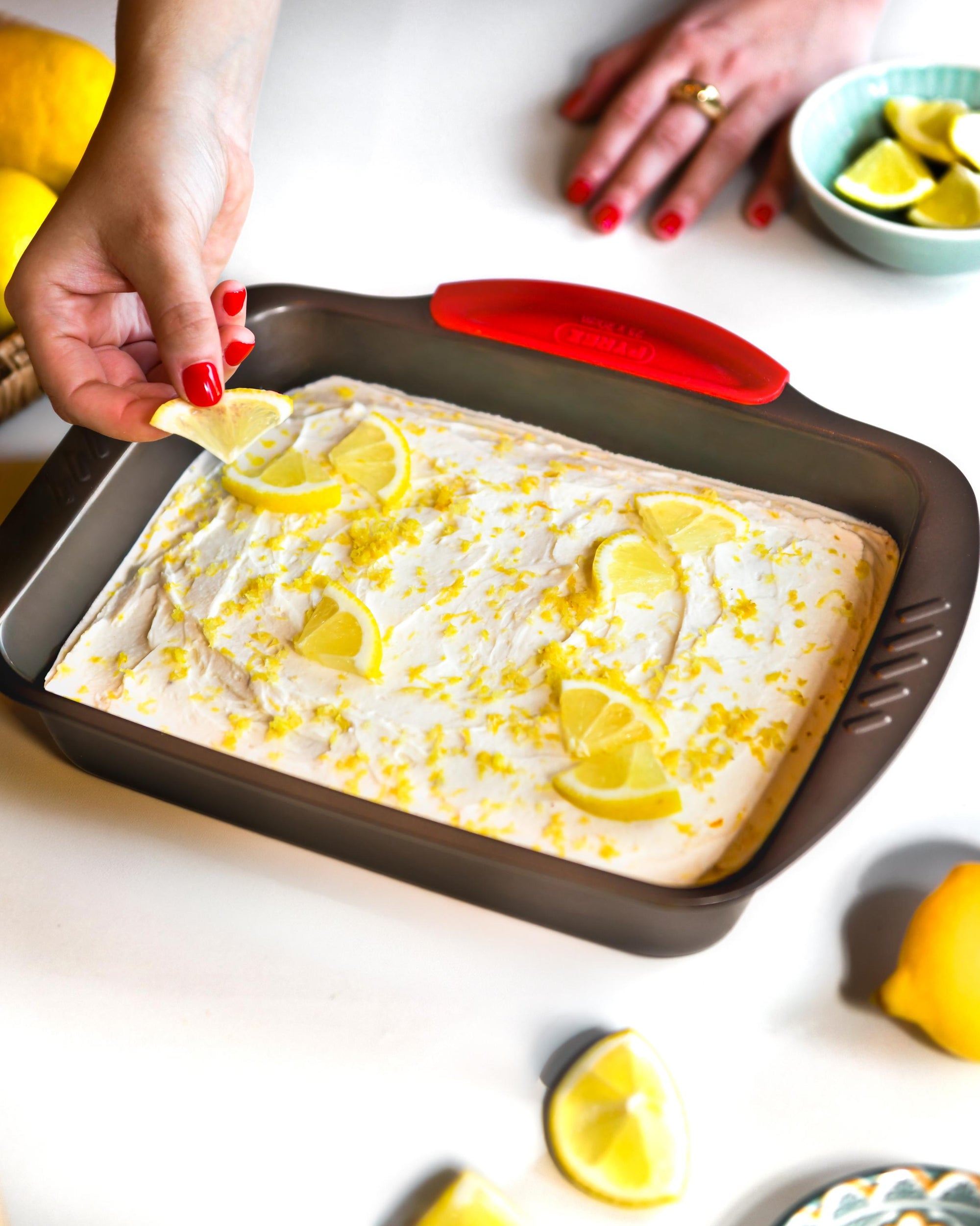 Rectangular metal oven dish with slicone handle - asimetriA