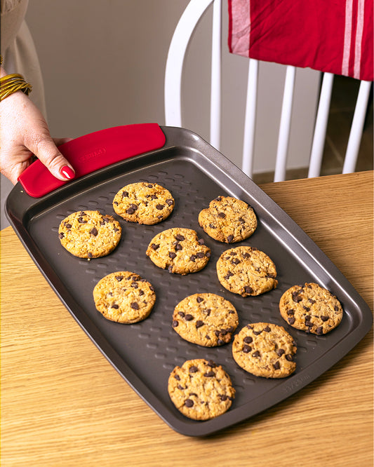 Metal baking tray with silicone handle - asimetriA