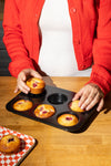 Metal muffin and cupcakes tray with easy grip - GLIDE