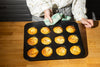 Metal muffin and cupcakes tray with easy grip - GLIDE