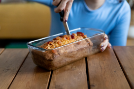Pastry kit: measuring jug and 2L bowl and tart/loaf tin