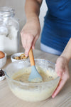 Pastry kit: measuring jug and 2L bowl and tart/loaf tin