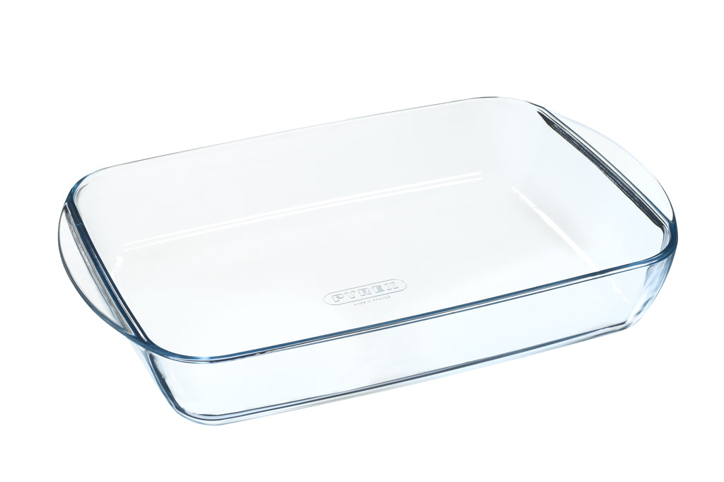 Rectangular glass oven dish specially designed for lasagne.