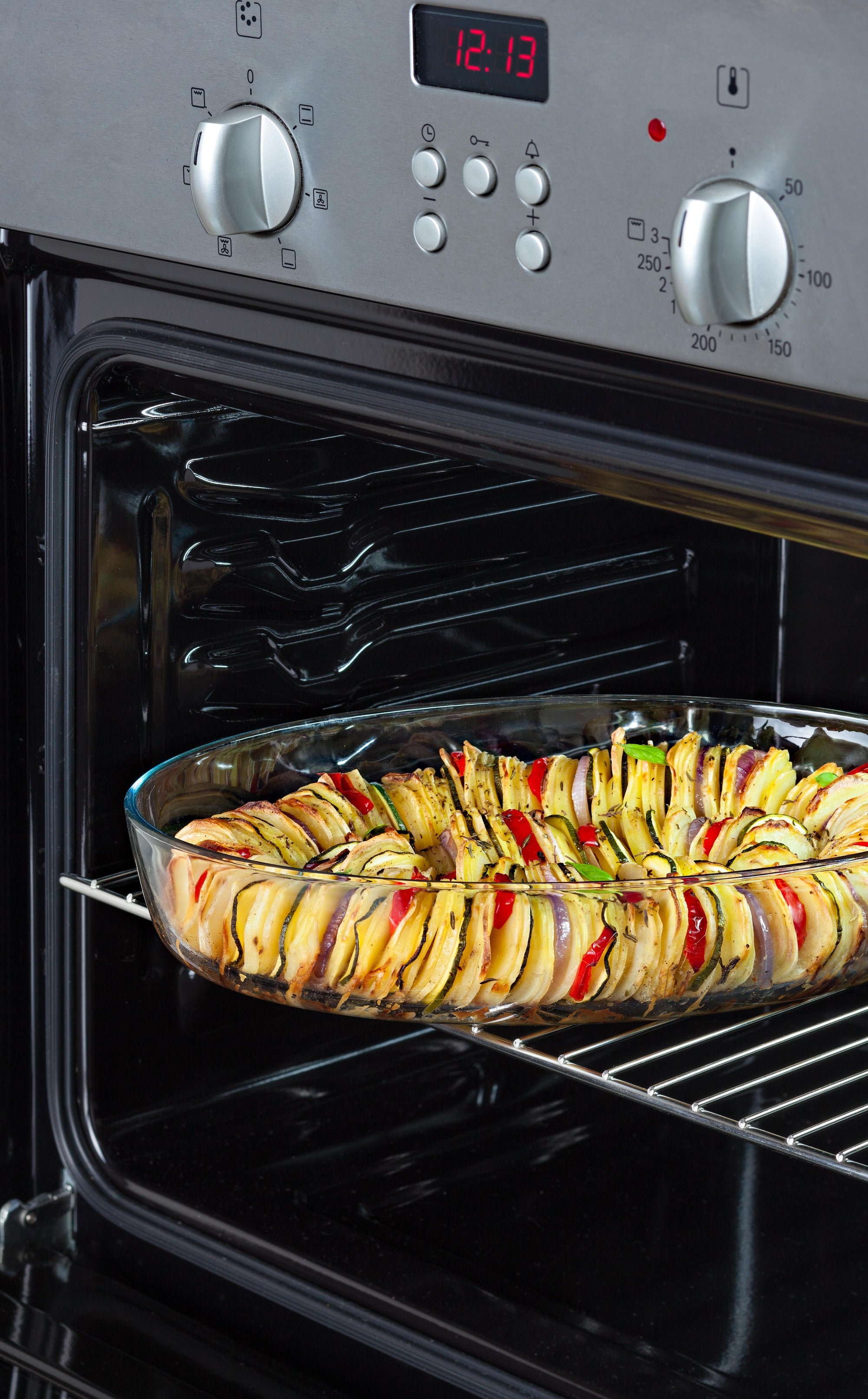 Oval glass family oven dish with lid for 4/5 people - Cook & Store