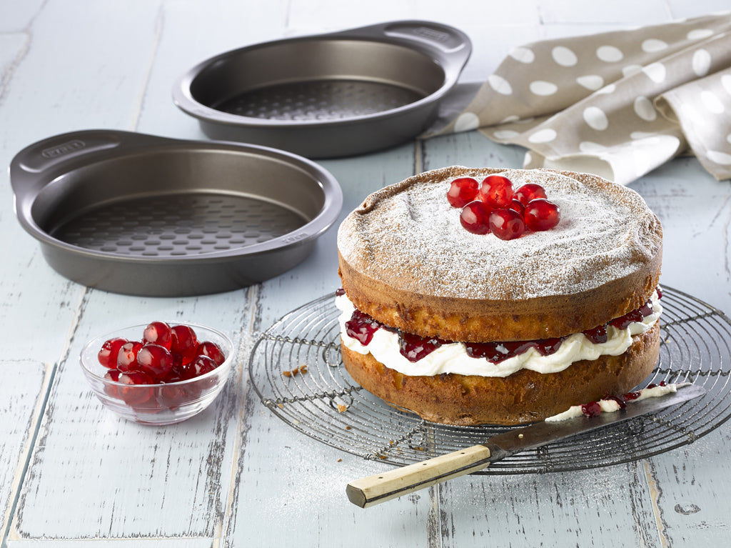 asimetriA - Metal cake tin with easy grip
