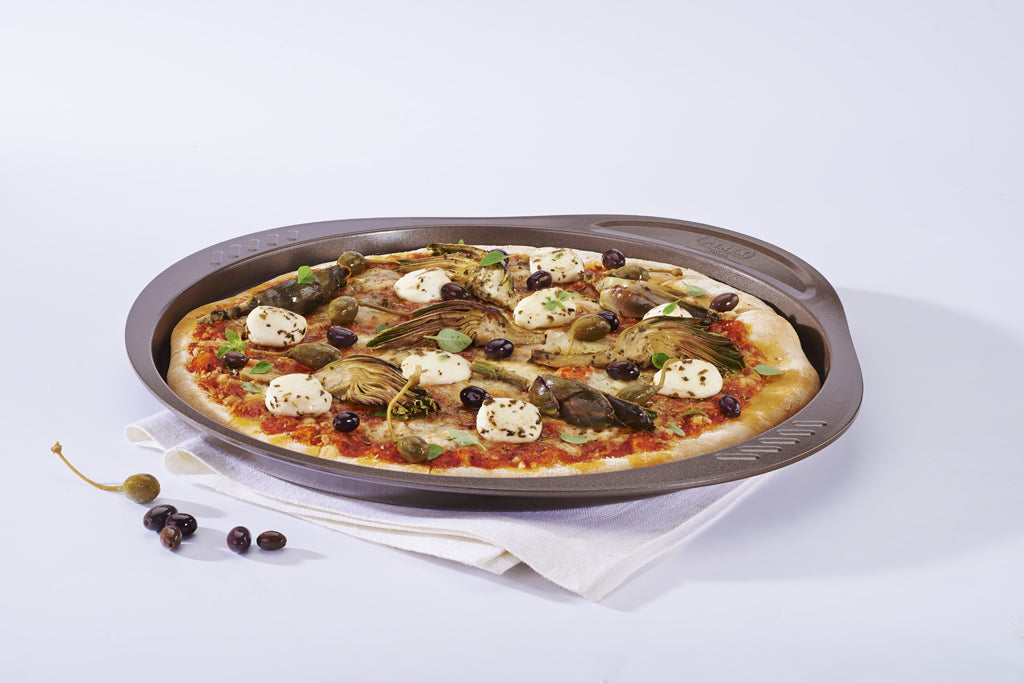 Metal pizza tray with easy grip - different sizes & shapes - asimetriA