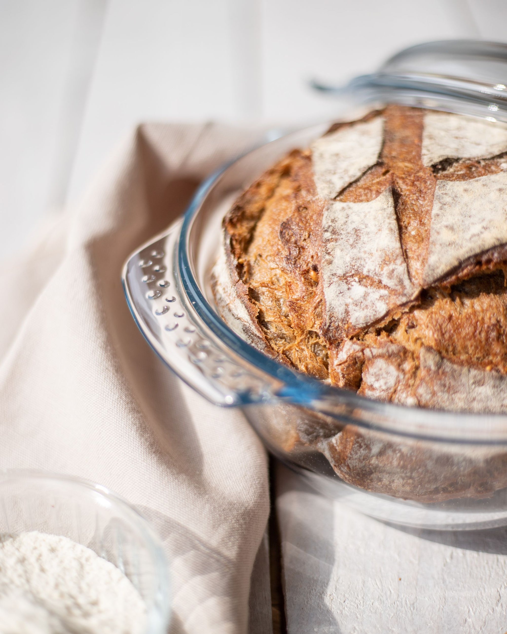 Multi-purpose round glass casserole dish - 4 IN 1 range