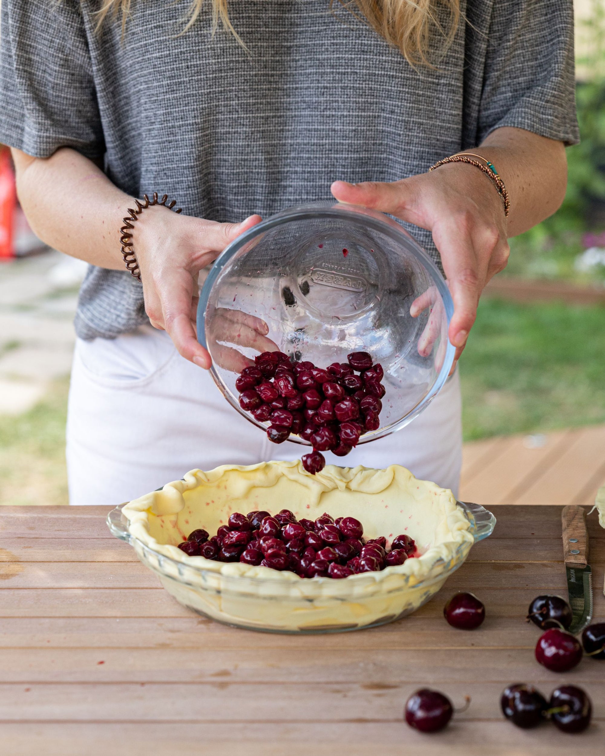 Pie dish with handles 21 cm
