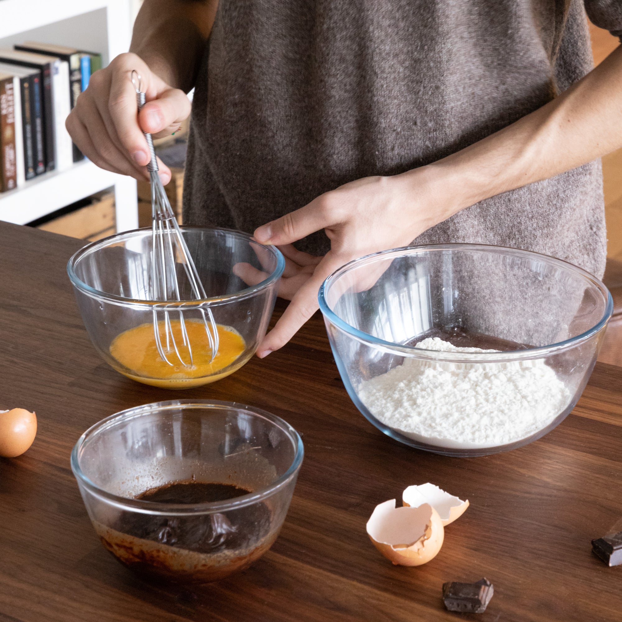 Glass mixing bowl